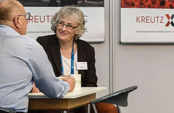 Gespräch-15 Messegespräch mit Kunde